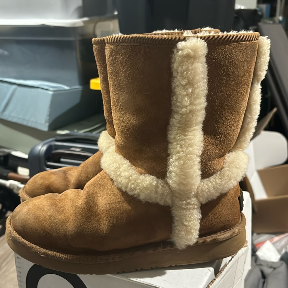 UGG AUSTRALIA CARTER CHESTNUT ANKLE BOOT